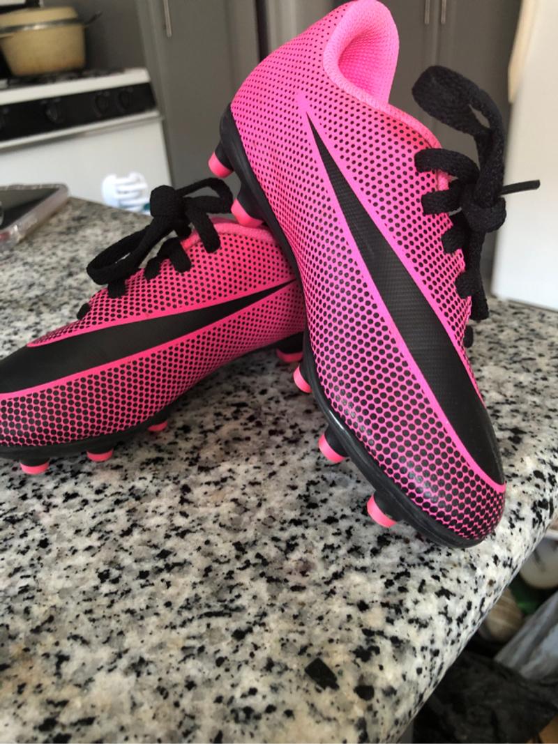 girls soccer shoes