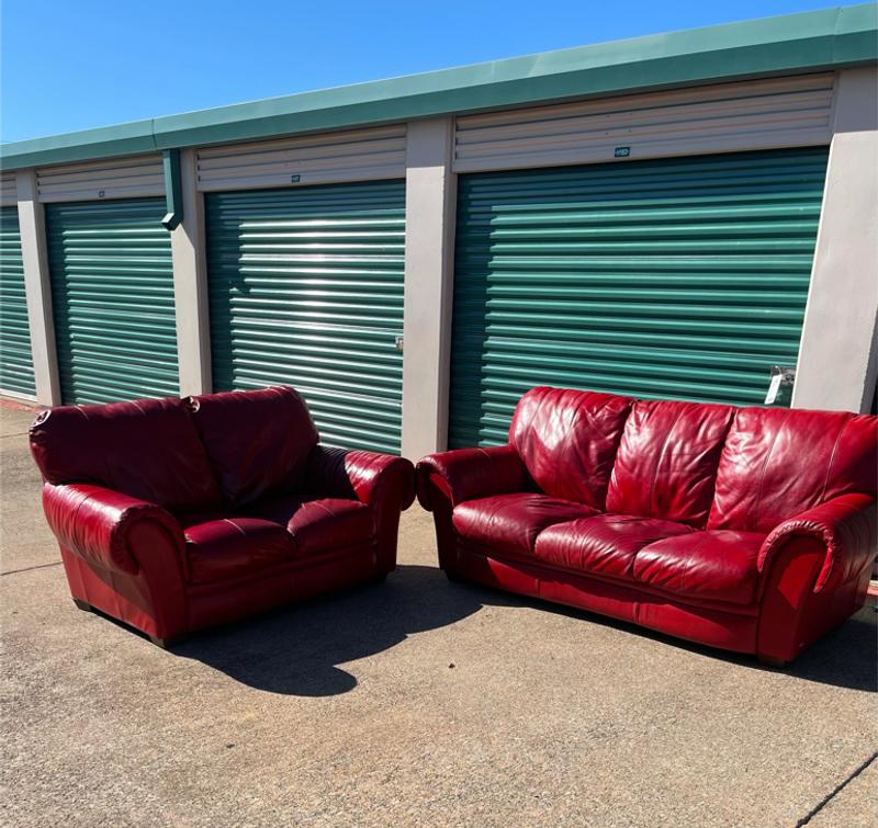 Natuzzi Leather Couch Set Free Delivery for sale in Dallas, TX 5miles Buy and Sell