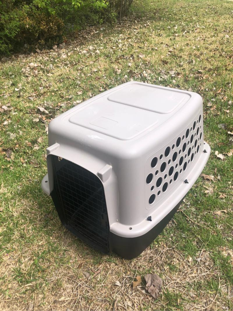 Pet Champion pet carrier for sale in Fort Worth, TX 5miles Buy and Sell