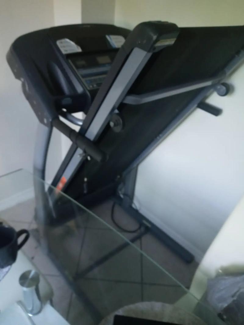 Treadmill for sale in Dallas, TX 5miles Buy and Sell