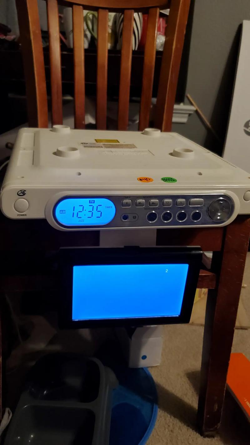 Under TV and radio timer...GPX UNDER 7"" LCD TV W/CD/AM