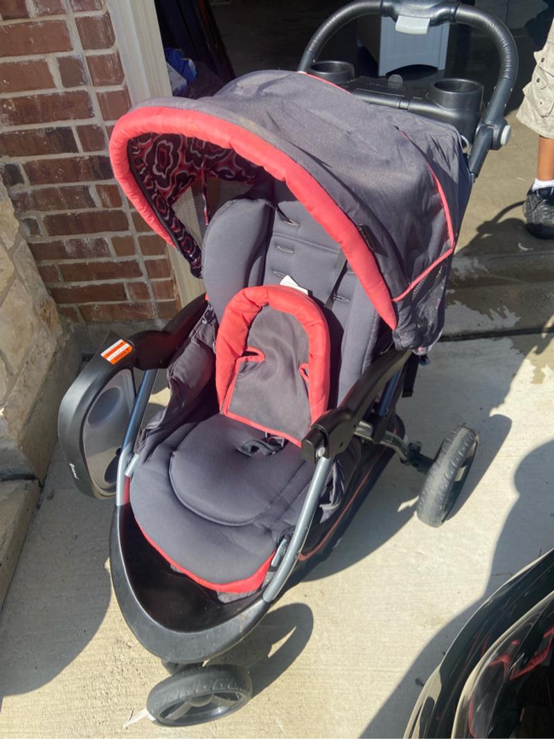 Baby girl stroller car seat combo for sale in Forney, TX 5miles Buy