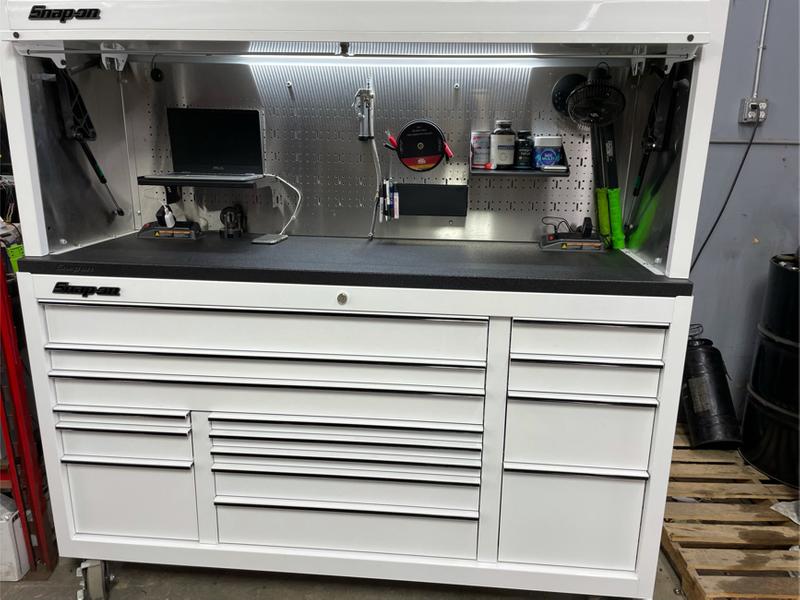 Snap on classic tool box with hutch for sale in Hurst, TX 5miles Buy