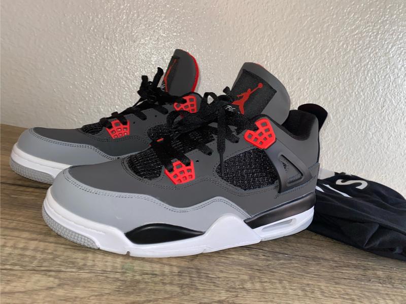 Jordan retro 4 infrared size 9.5US for 