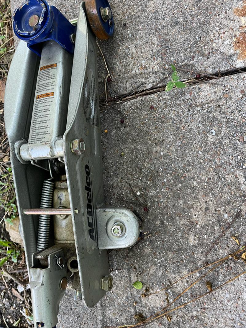 AC Delco 2 ton jack for sale in Fort Worth, TX 5miles Buy and Sell