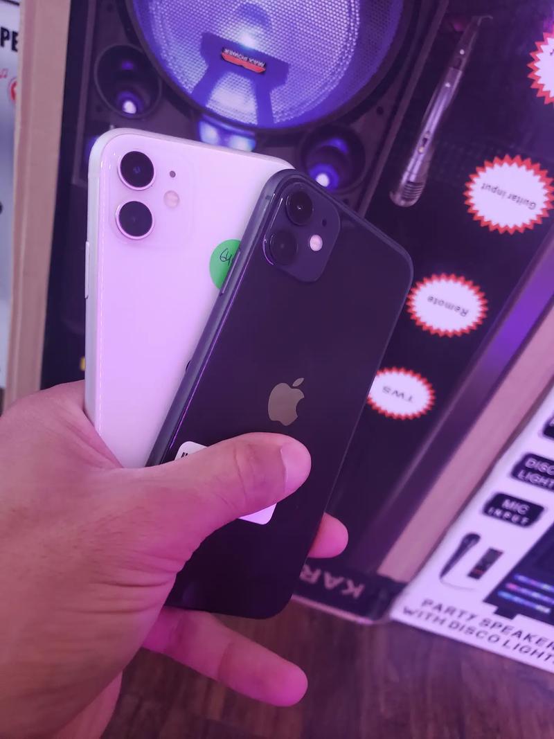 IPhone 11 64gb Factory Unlocked for sale in Garland, TX 5miles Buy