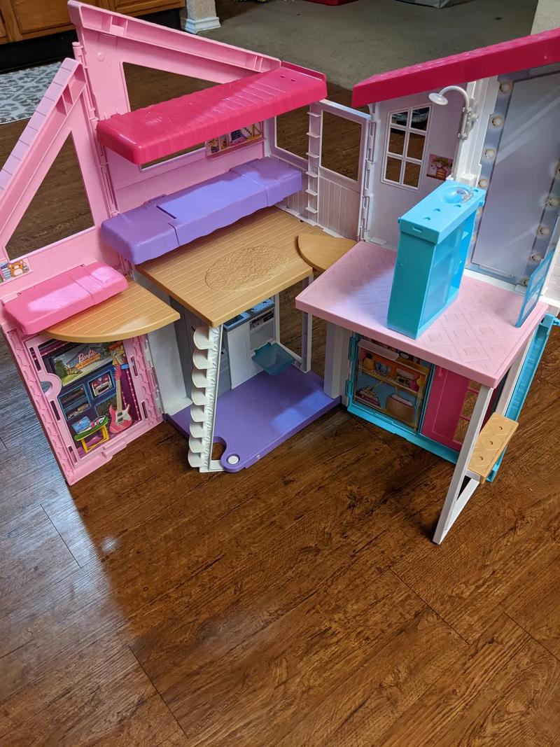 Barbie Dreamhouse With Barbies, Suitcase and extras for sale in Crowley, TX - 5miles: Buy and Sell