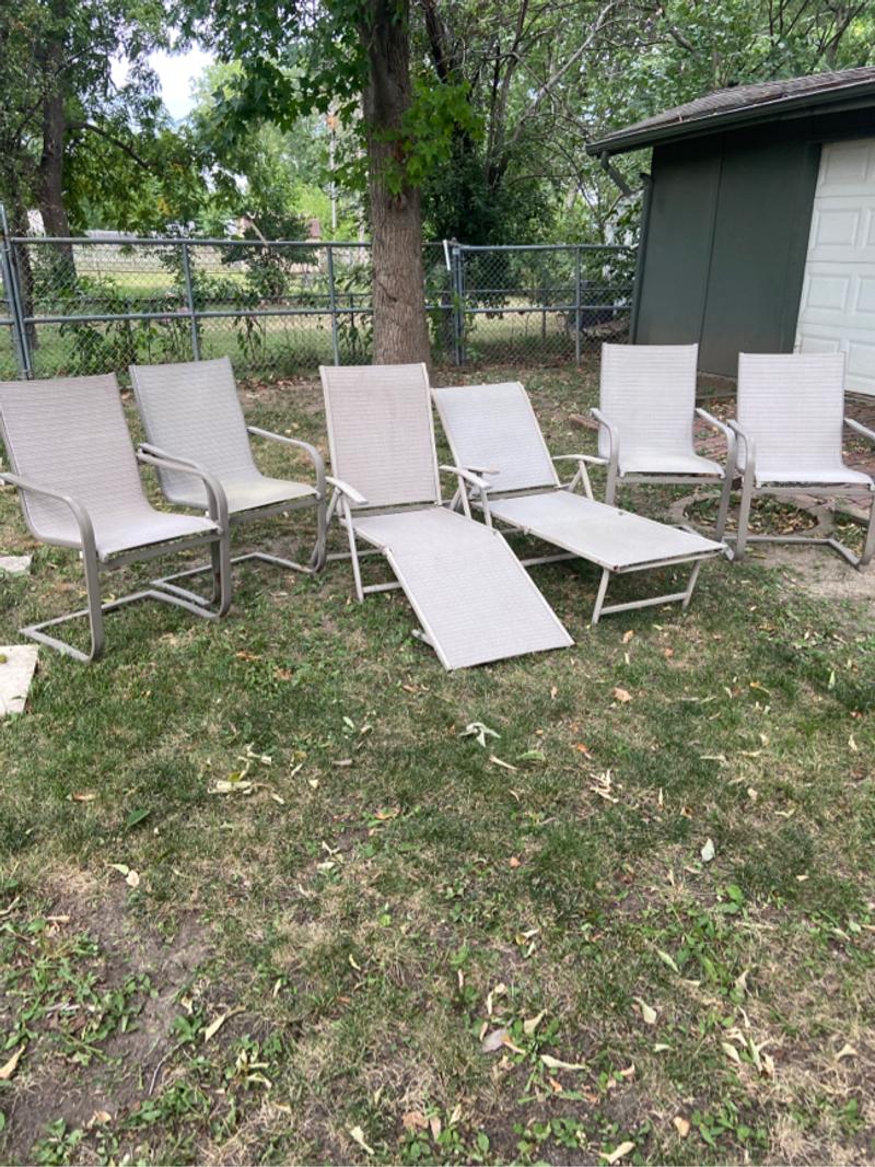 6 piece outdoor lounge set. Includes 4 chairs and 2 chaise loungers for