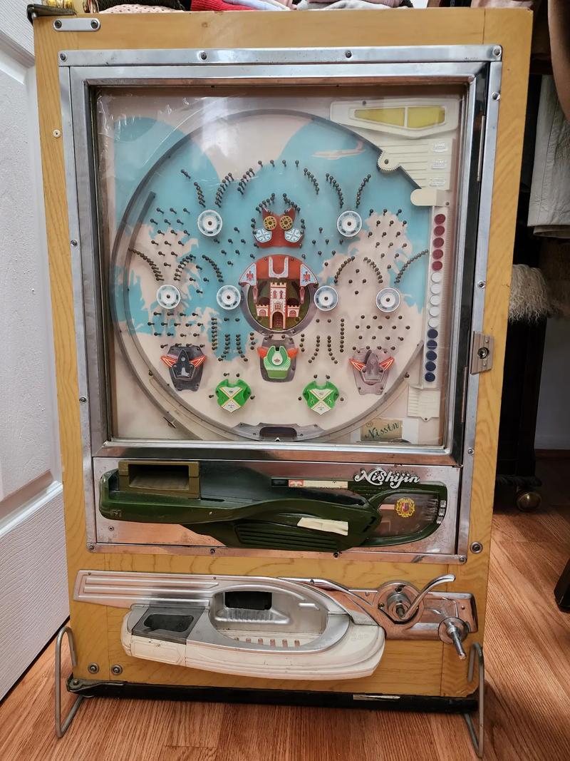 Vintage Pachinko Nishijin Shiroi Kamome Japanese Pinball Machine. On