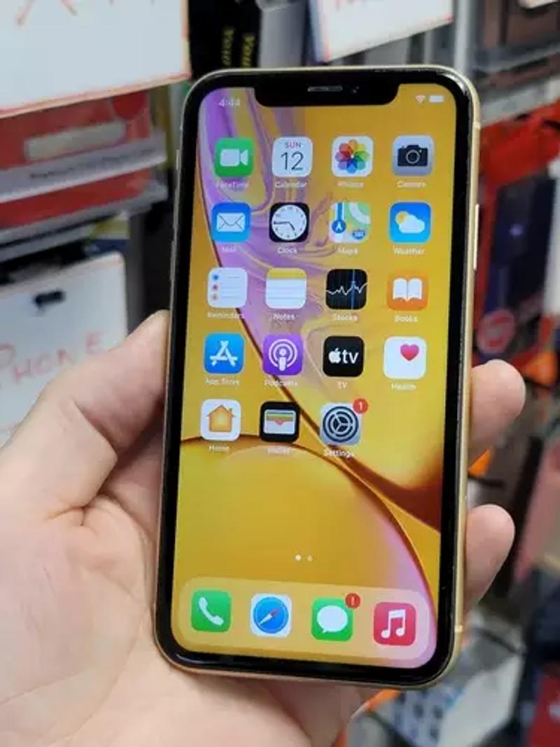 Unlocked Apple iPhone XR 128GB Phone MetroPCS Cricket Boost