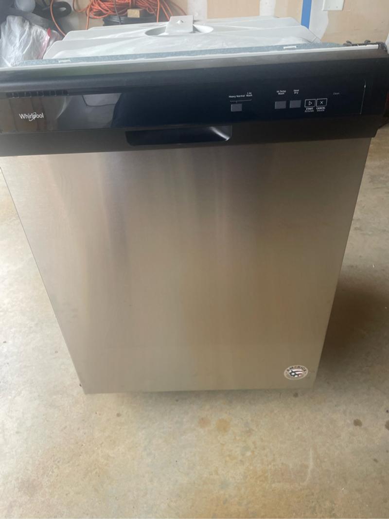 Whirlpool 24 in dual zone dishwasher for sale in Glenn Heights, TX