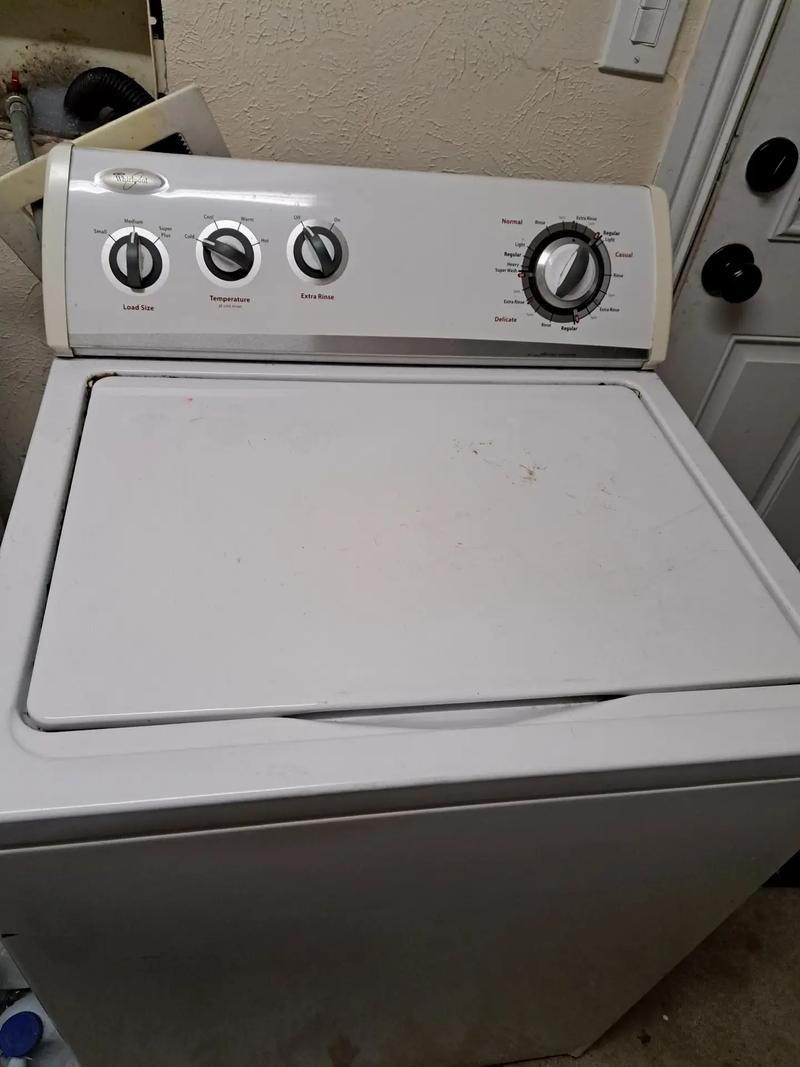 Free! Washer and dryer! Both in working condition! Must be able to
