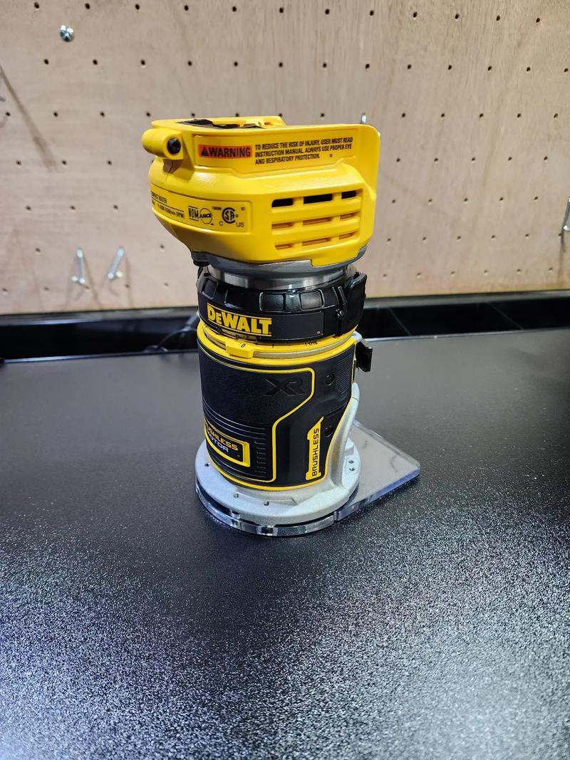 NEW** DEWALT DCW600B 20V MAX XR Compact Router brushless Tool Only for