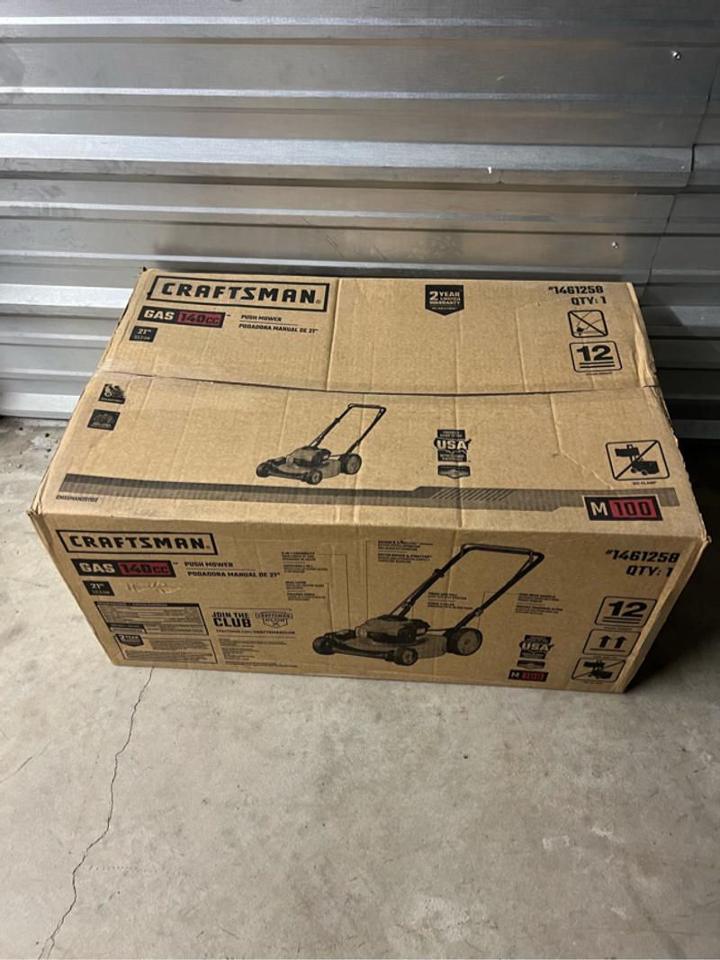 CRAFTSMAN M100 140cc 21in Push Gas Lawn Mower with Briggs & Stratton