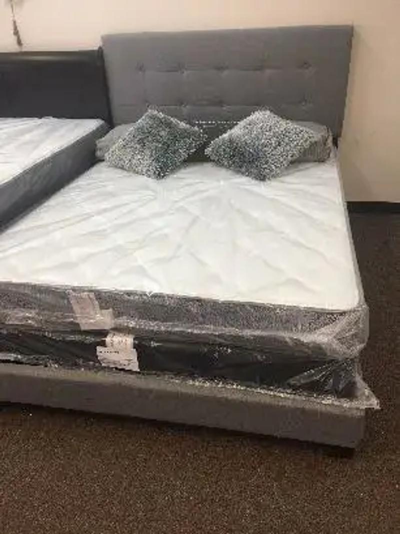 Queen bed, mattress, box spring for sale in Houston, TX 5miles Buy and Sell