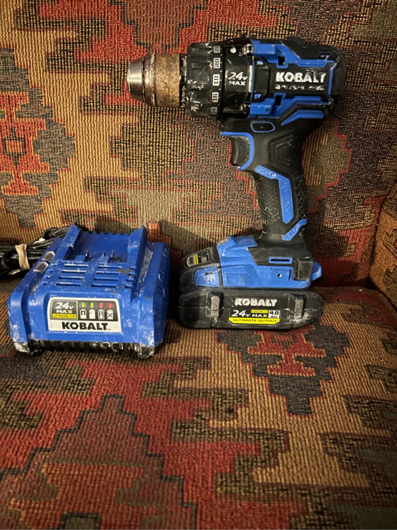 Kobalt Cordless Drill with 2 speeds built in light 1 24 volt battery
