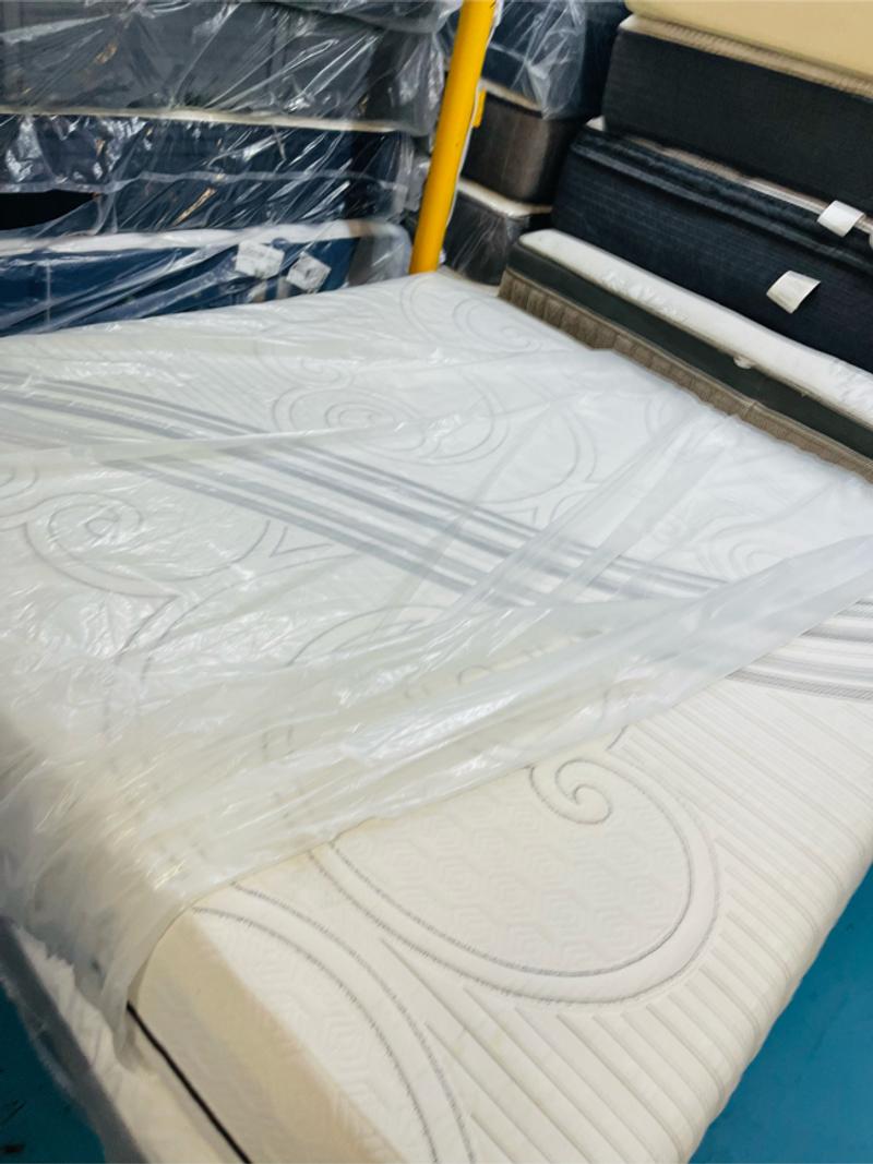 King size mattress set for sale in Houston, TX 5miles Buy and Sell