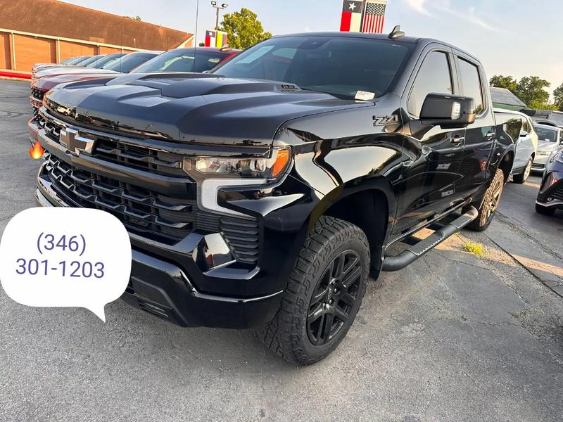 2022 Black CHEVY SILVERADO z71 6.2L trail boss 12,000 Millas 8,000 down