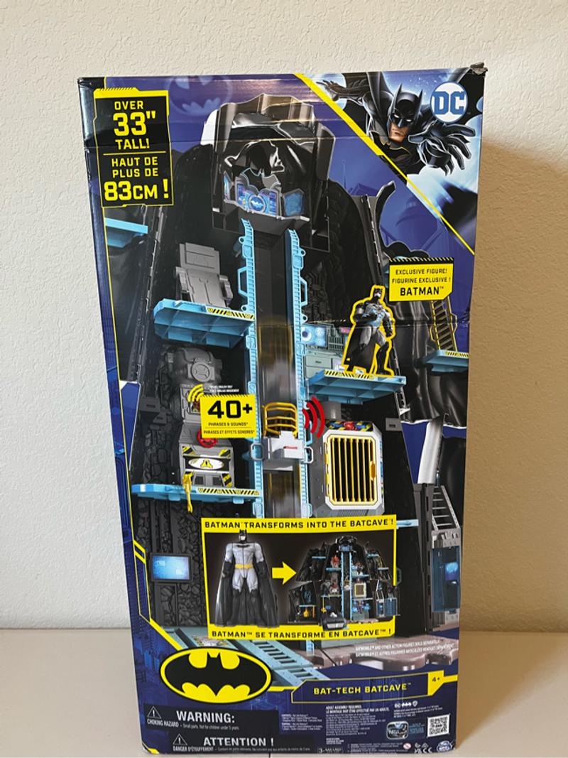 DC Comics Batman BatTech Batcave Giant Transforming PlaySet with