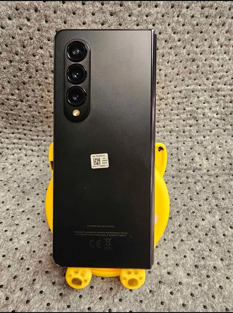 Samsung Galaxy Z Fold 3 Unlocked with warranty for sale in Houston, TX