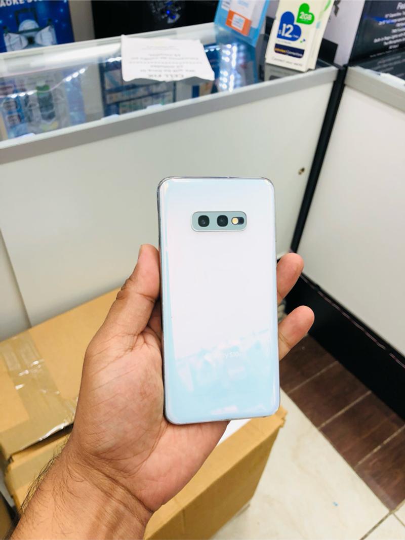 Samsung Galaxy S10e 128gb Factory Unlocked for sale in Dallas, TX