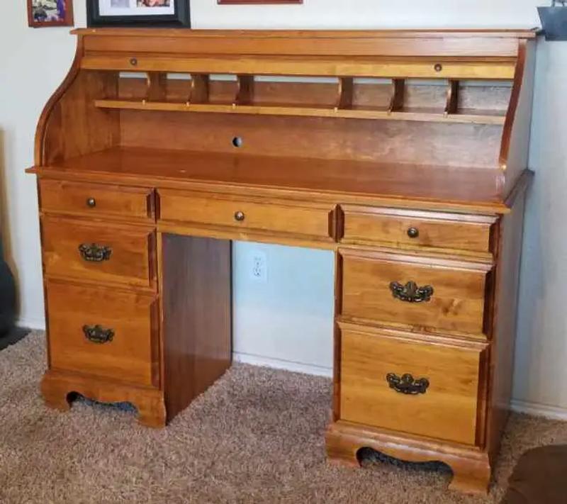Wooden Hutch Desk for sale in Fort Worth, TX 5miles Buy and Sell