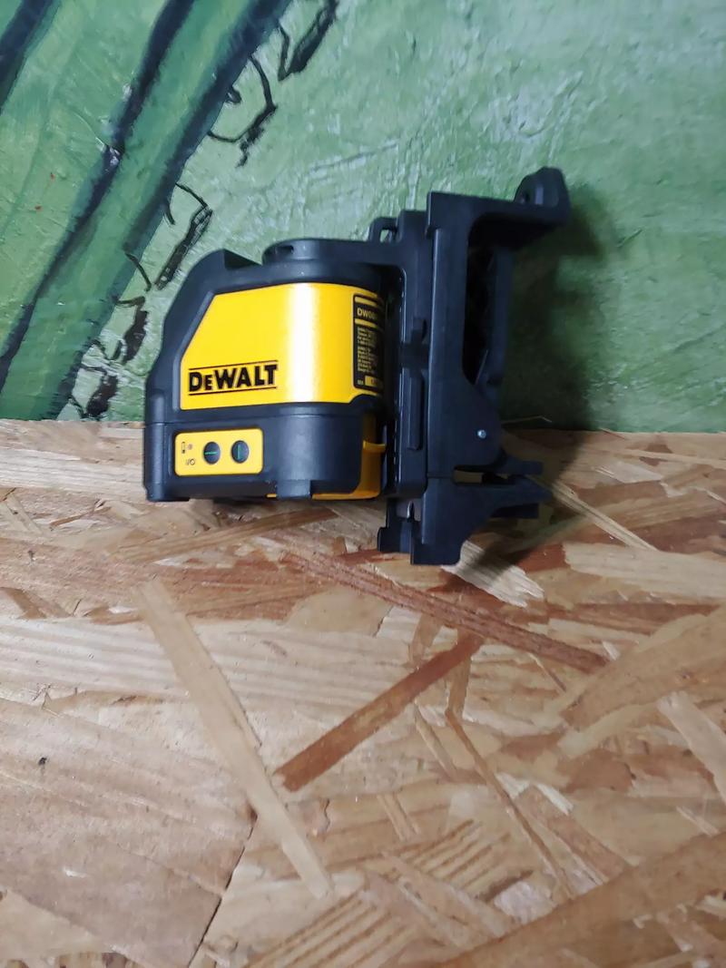 Dewalt dw088cg laser chalk line green laser for sale in San Antonio, TX